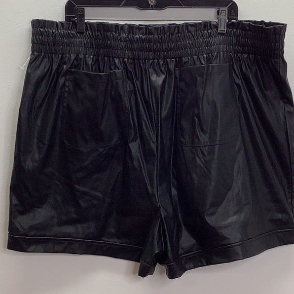Jolie & Joy Size 3X Black Elastic & Button Closure Shorts. New With Tags - Picture 4 of 8